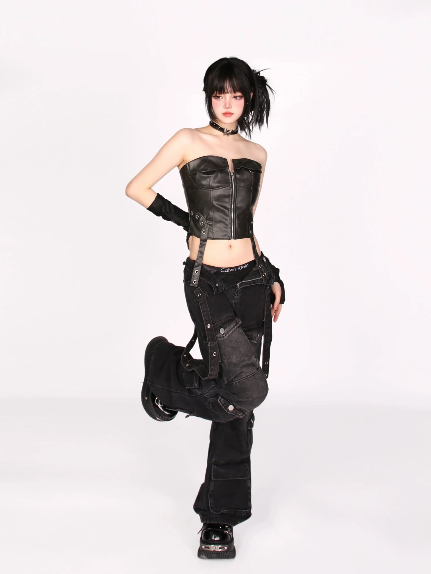 Nischentop mit Röhren-Lederriemen