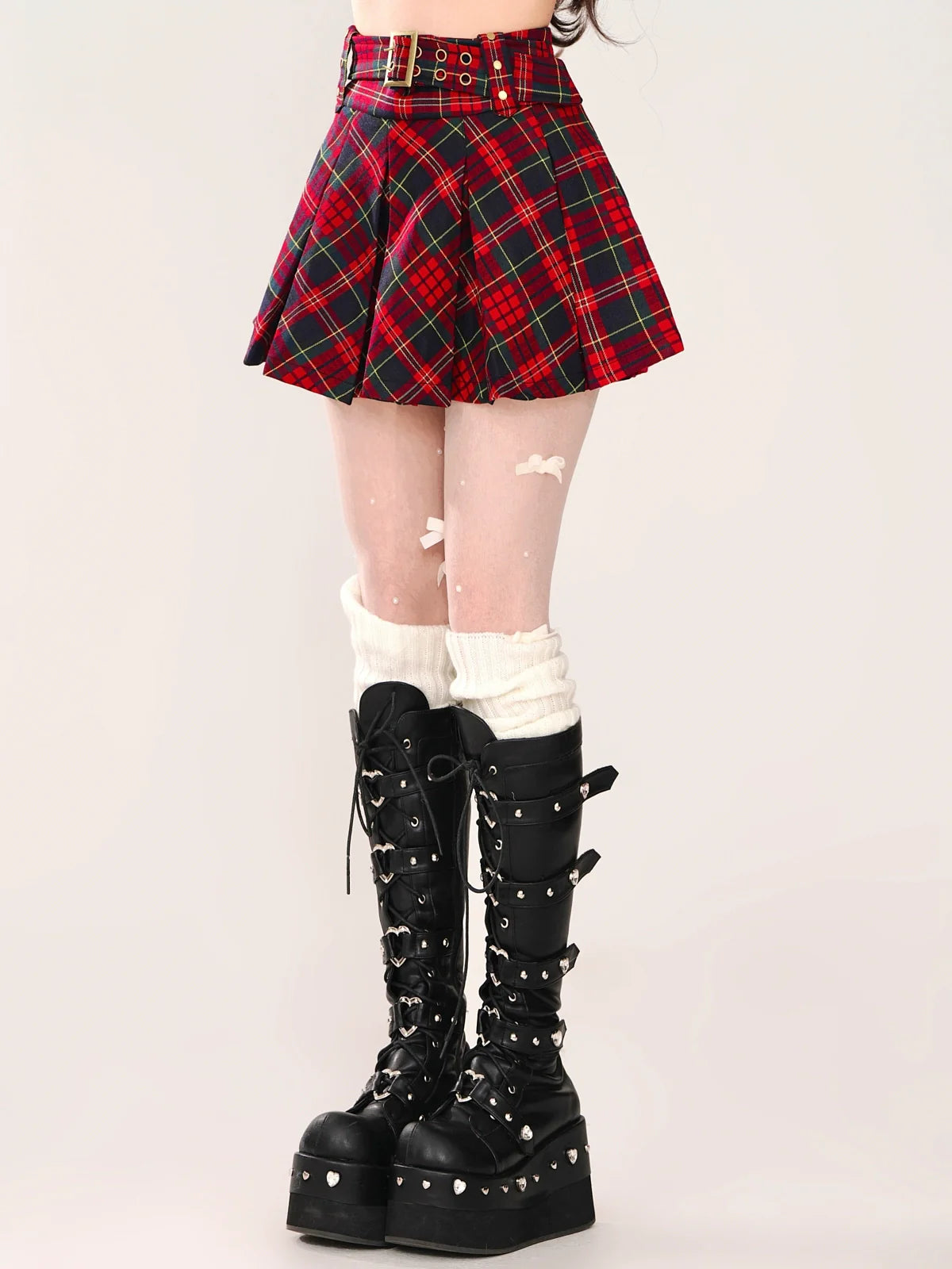 Kurzer Gürtelrock im Karo-Design