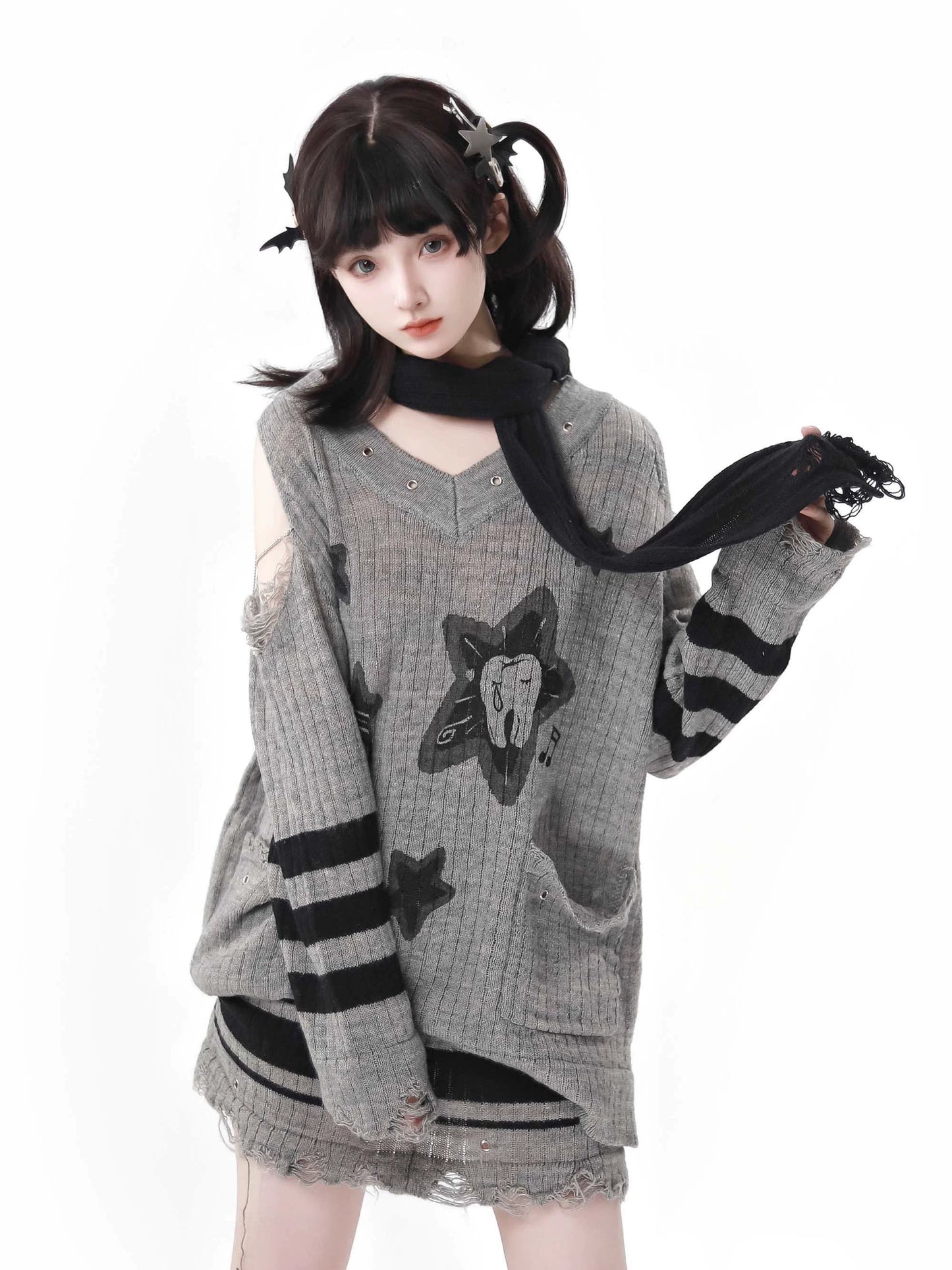 オフショルダースカート + Vネック レイジーニット