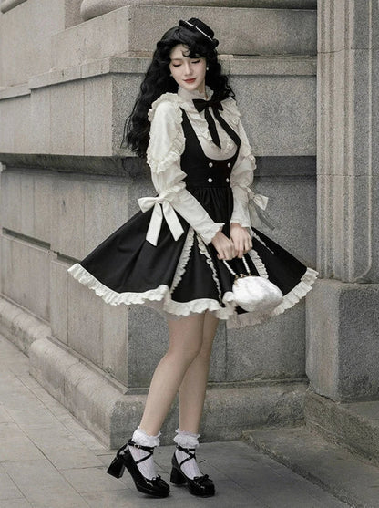 Rüschenrock mit Riemenband und Stehkragen