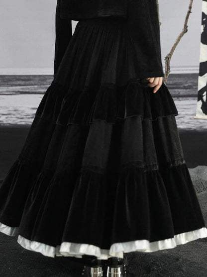 Ausgestellter Rock aus gespleißtem Cord mit Rüschen