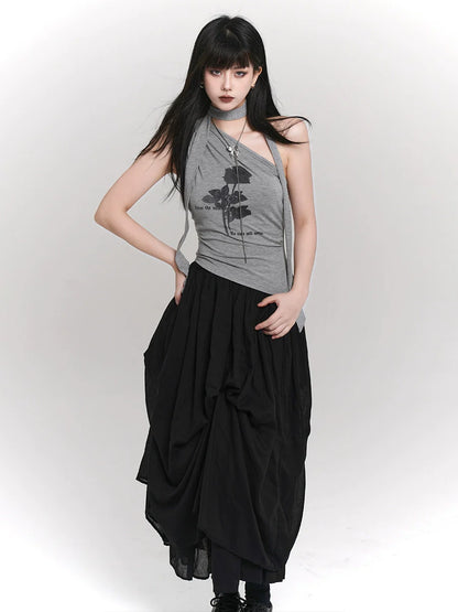 Oberteil mit dunklem Blumenhalsausschnitt