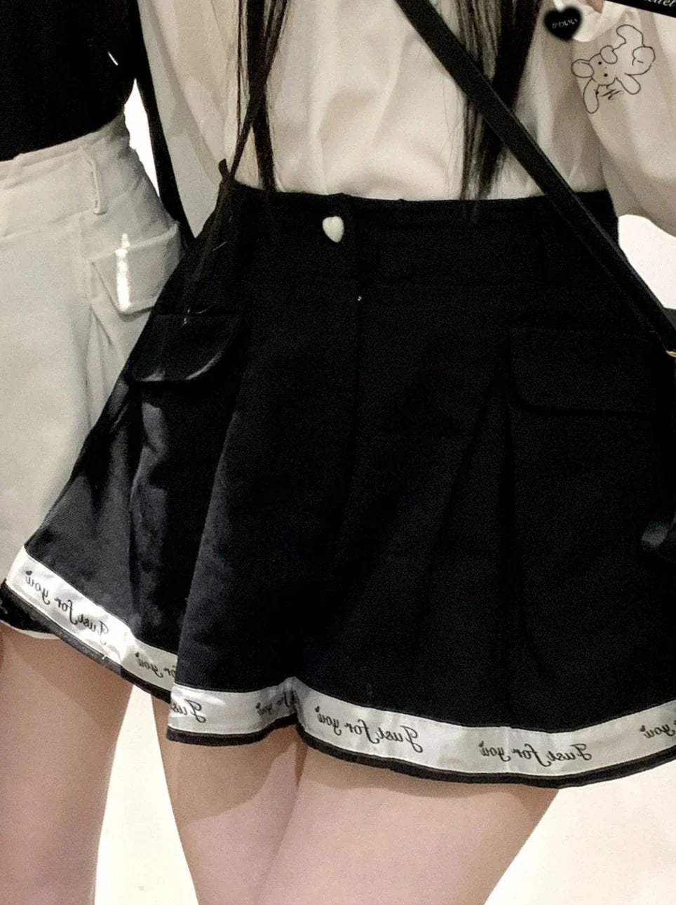 Loose Love Freizeitshorts aus Spitze