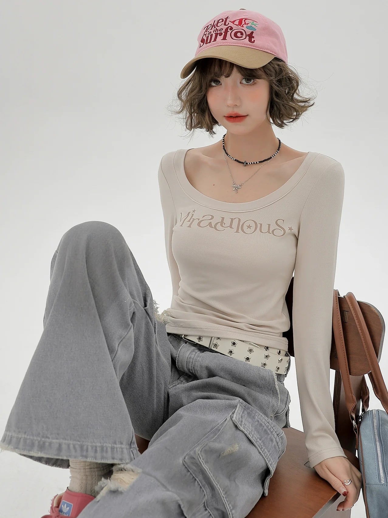 Milk T Long U-Neck Print Logo Tea American