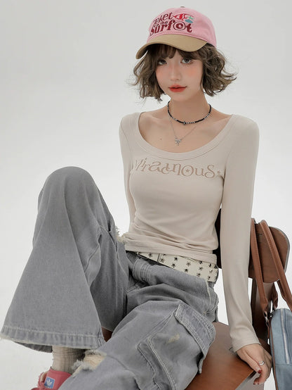 Milk T Long U-Neck Print Logo Tea American