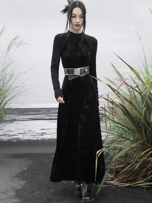 Schmales, geprägtes Modekleid