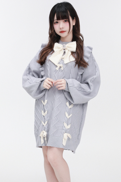 Pullover mit fliegendem Halsausschnitt und hohen Ärmeln