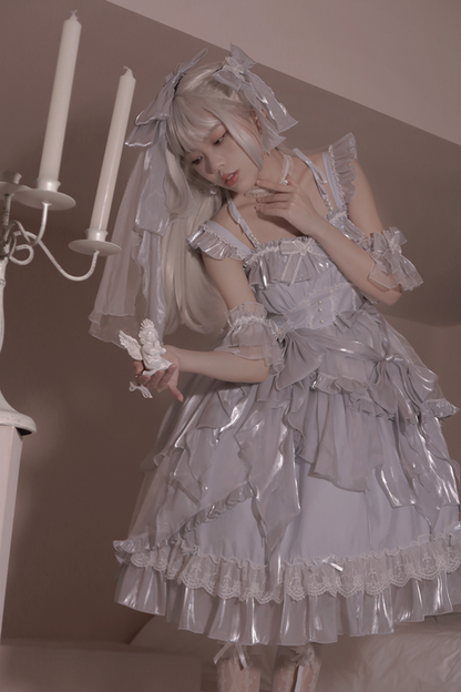 Kleid mit fliegenden großen Lolita-Ärmeln