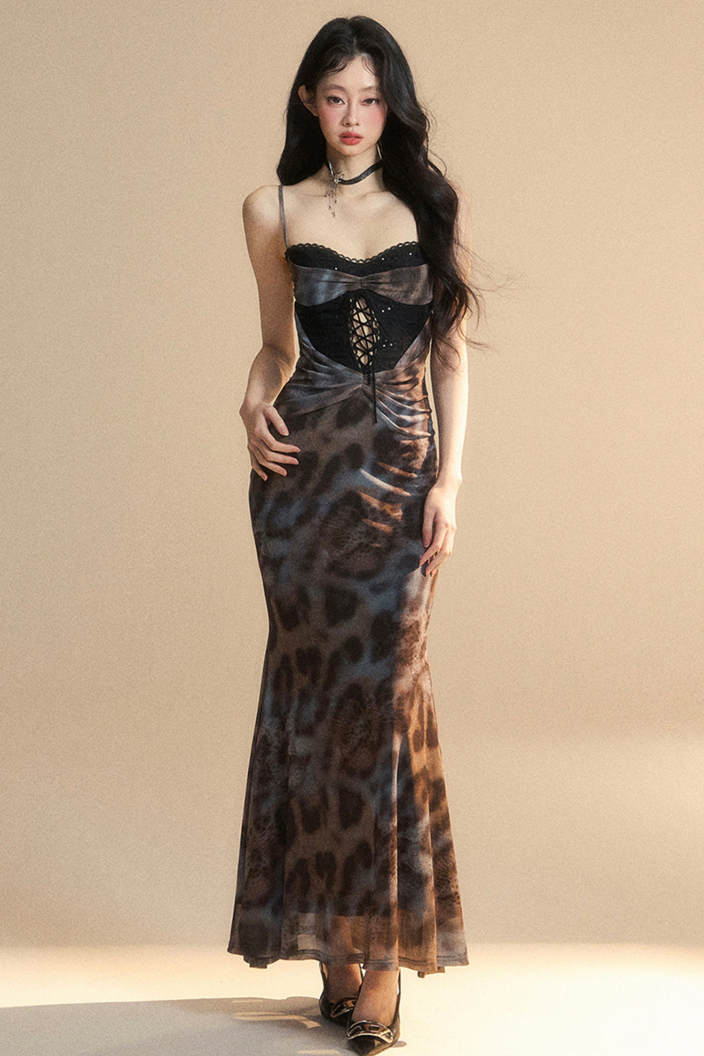 Leoparden-Empire-Kleid aus Spitze