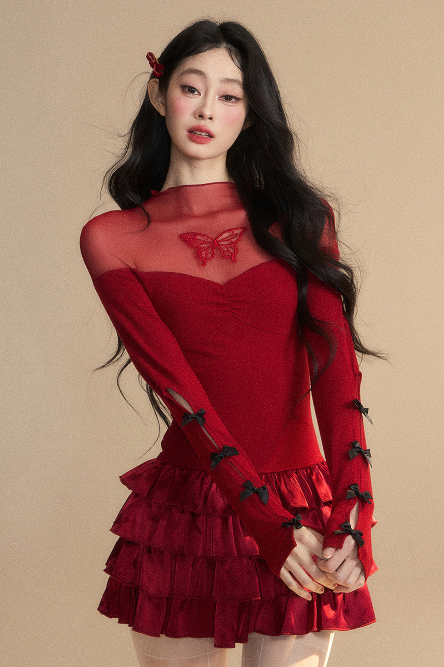 Schickes, transparentes, kurzes Reservierungskleid mit Rüschen