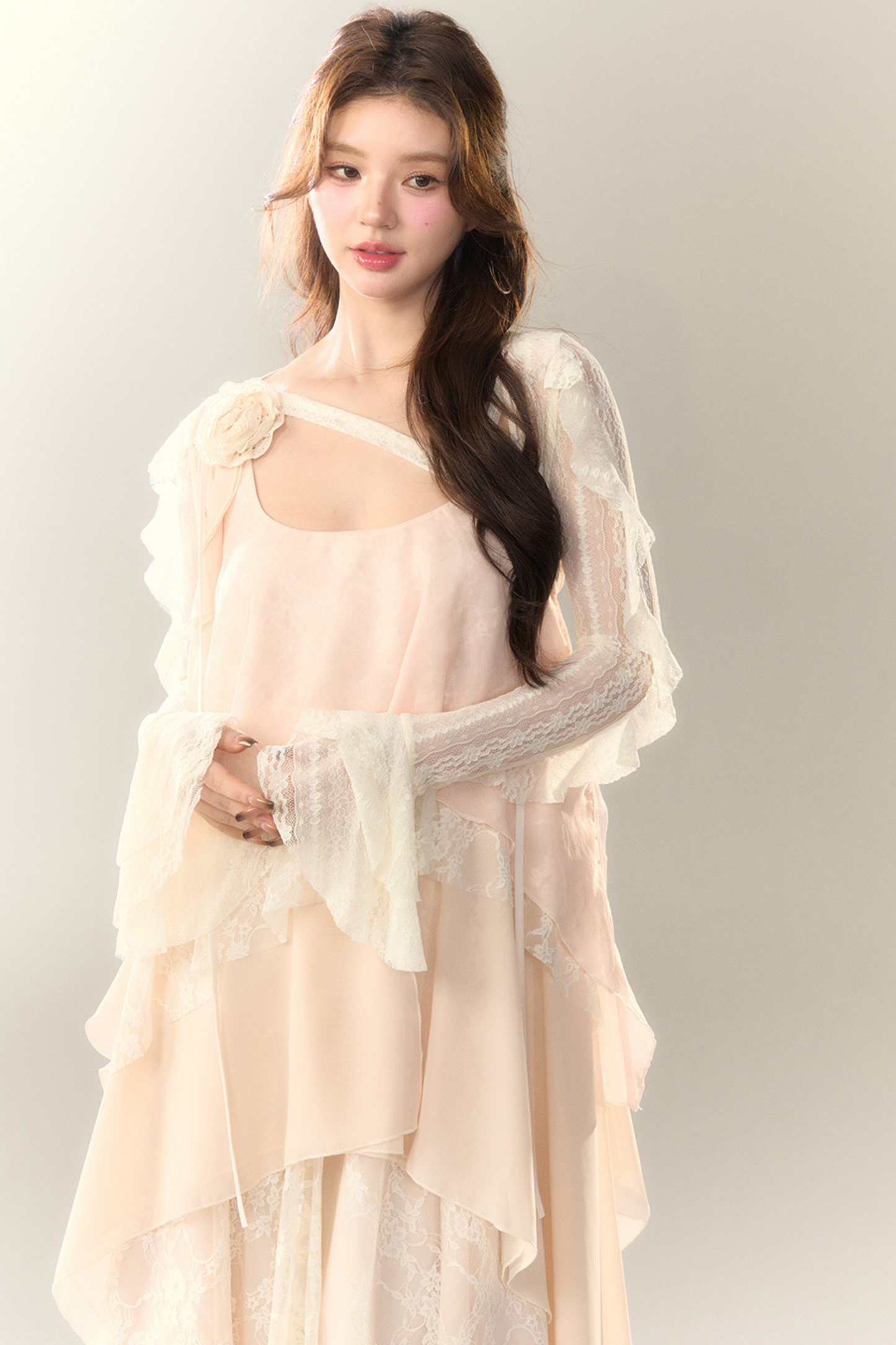 ショート丈のフレンチシアーカーディガン