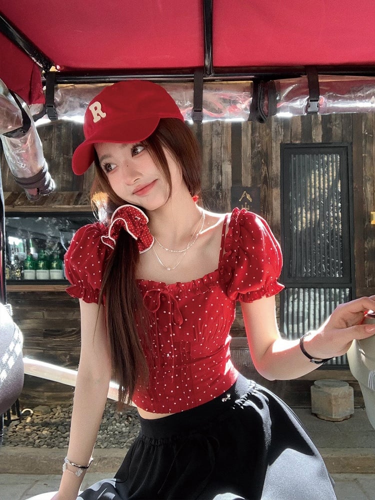 Red Square Neckline Short Sleeve Top with Polka Dot Pattern - Qchiwawameme