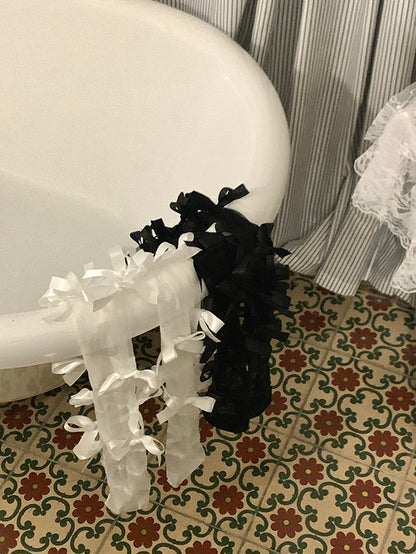 Crisscorss Details Overknee-Strümpfe mit Schleife und Bändern, Weiß/Schwarz