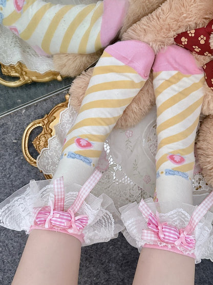 ピンク＆イエローのスイートロリータリボンストライプ柄カーフソックス