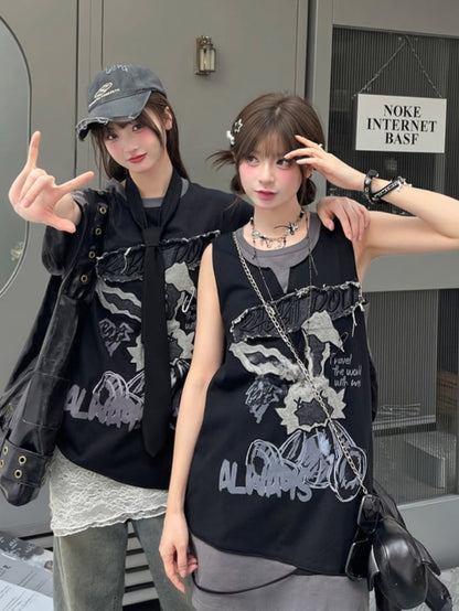 ほろ苦いグレーのトップス、ブラックのアップリケタンクトップ、フェイクレターのウサギ柄のツーピース