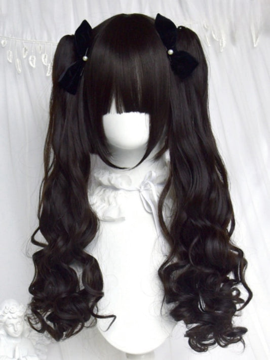 Schwarze Perücke im kurzen Bob-Schnitt mit vollem Pony + doppelt gelocktem Pferdeschwanz und Krallenclips