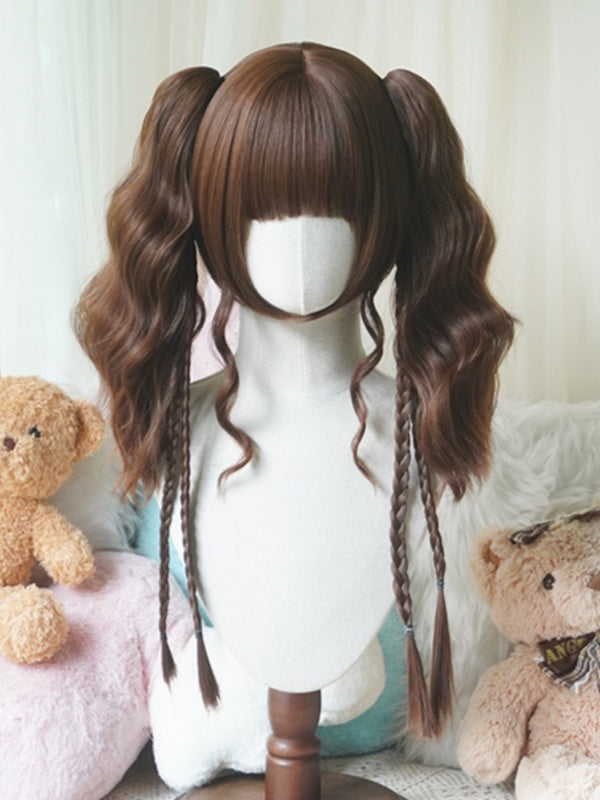 Karamellfarbene Bob-Kurzperücke mit Pony + doppelt gewelltem Pferdeschwanz und Krallenclips