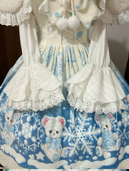 Weißes Langarmhemd mit gewellten Bündchen und Ösenbesatz