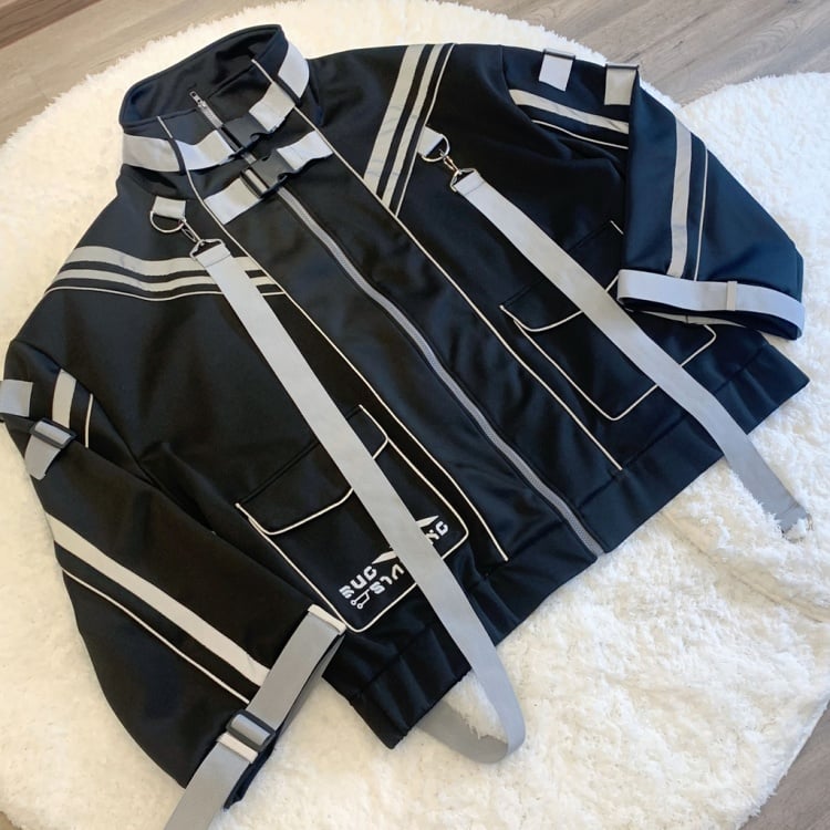 ブラックの未来的なサイバーパンクバックルストラップのジライケイジャケット