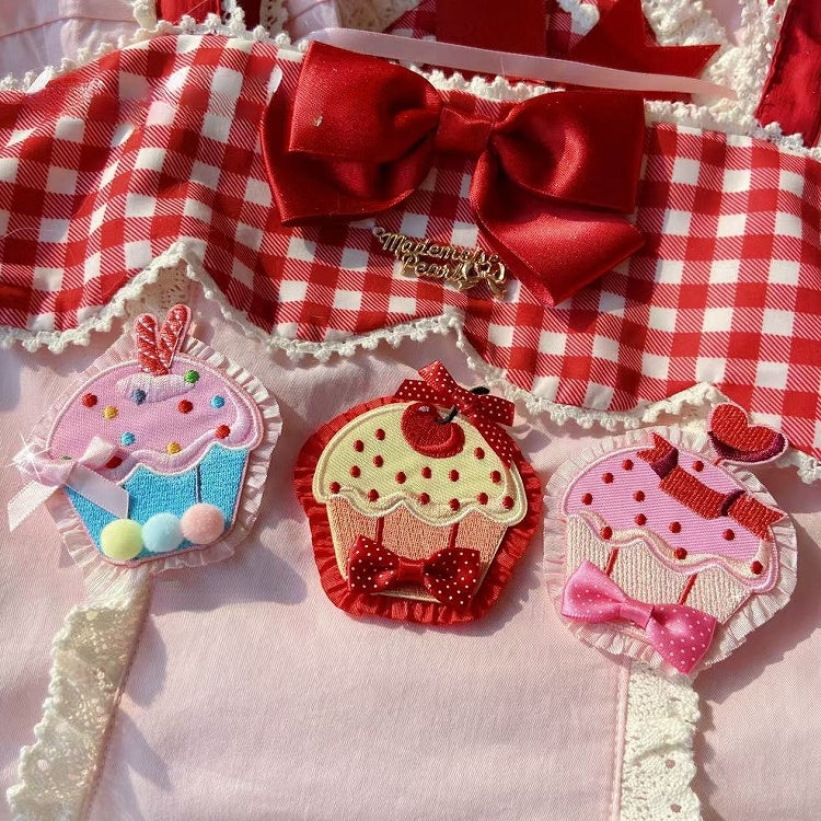 Brooch Sweet Pink/Red Cake Trim Ruffles