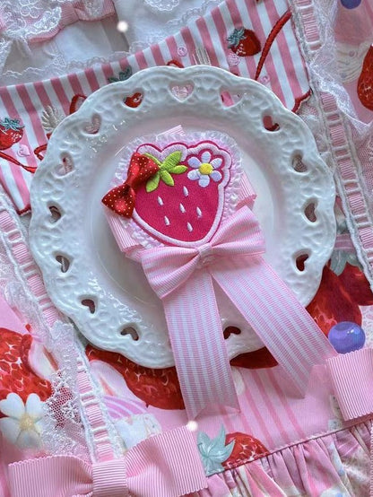 トリムブローチ フリルディテール アップリケ ピンク 蝶結び イチゴ