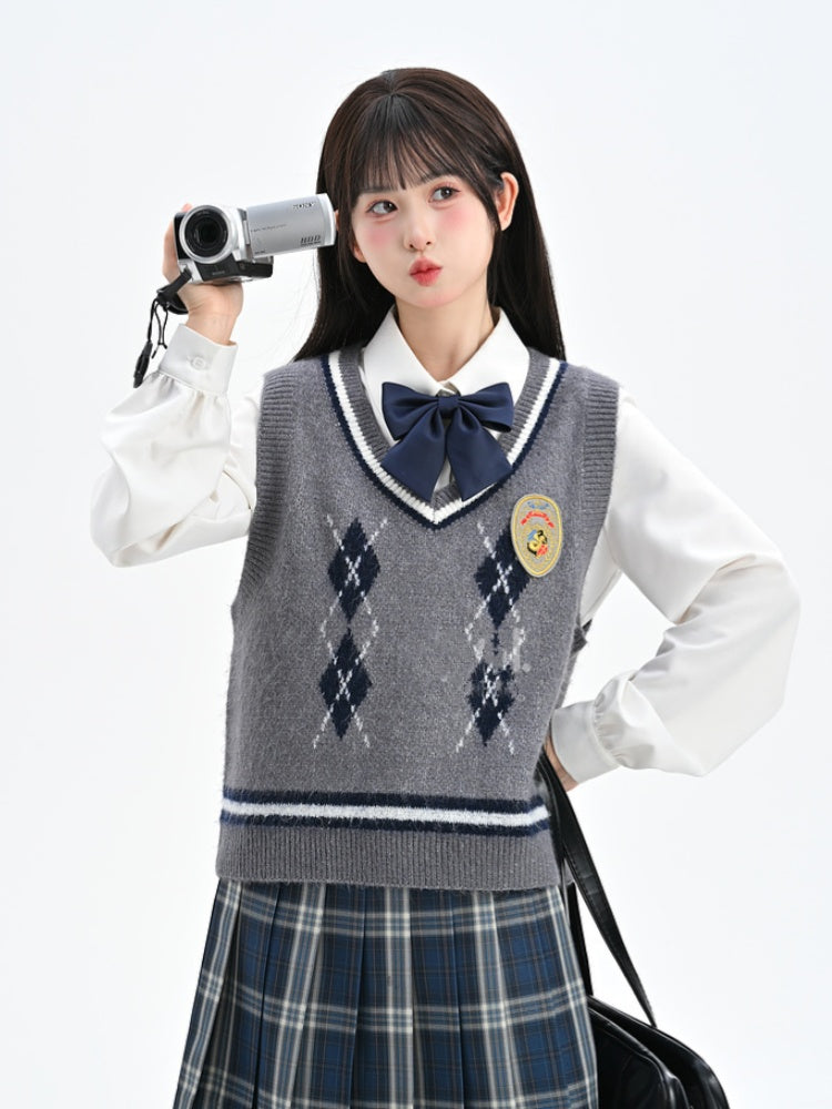 グレーのVネックダイヤモンドプレッピーニットベスト