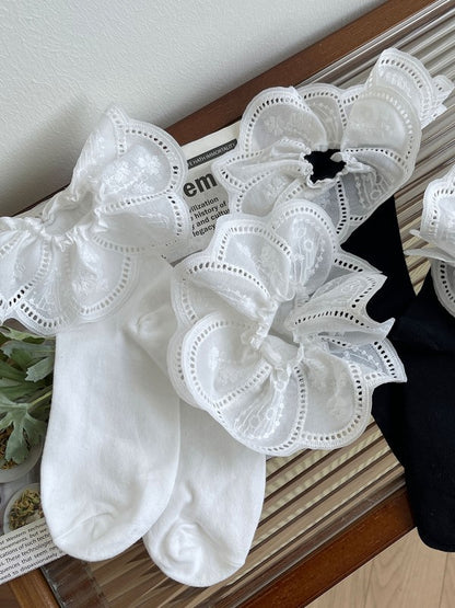 ブラック/ホワイトソックス 花柄 刺繍入り ふくらはぎカフス