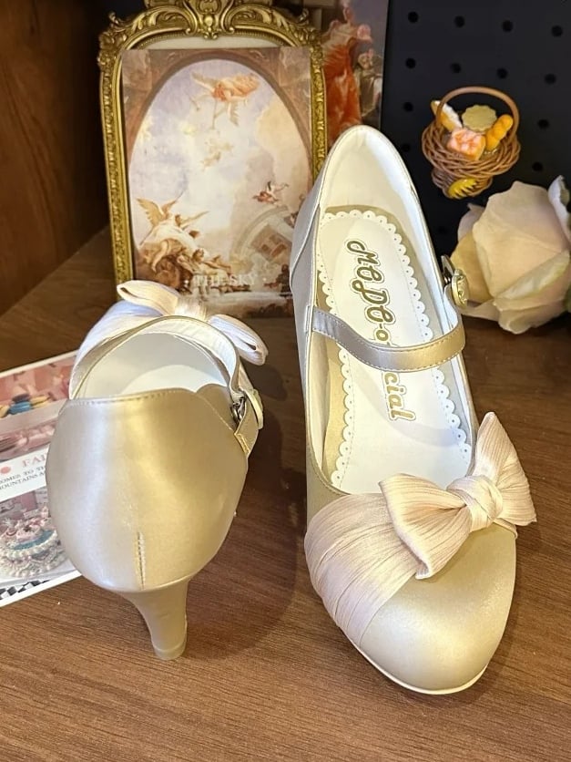 Bow Accents & Decorative Heart Snap PU Golden Mid Heels in Classic Lolita