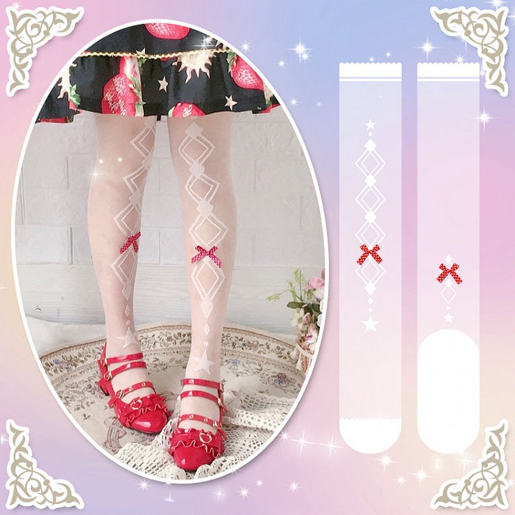 Lolita-Overknee-Strümpfe in Weiß mit roten Schleifen und Rautenmuster