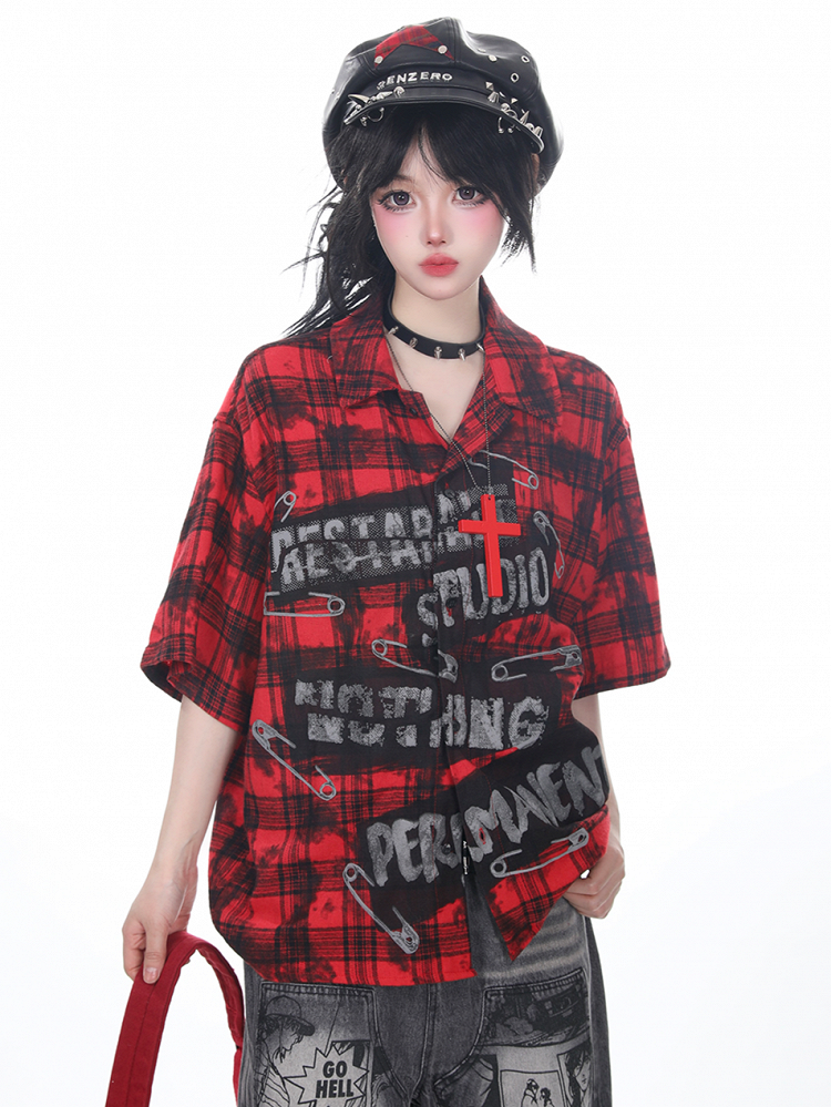 Vintage Red Plaid Short Sleeve Loose-Fit Shirt with Pin and Letter Tag Prints