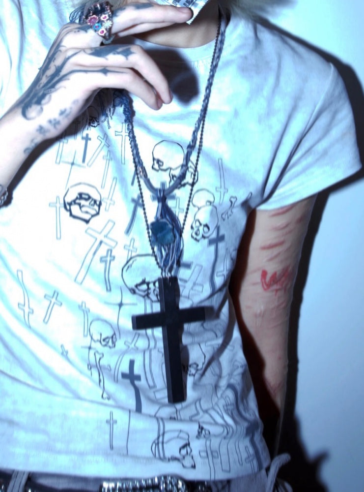 ブラックホワイトスケルトンとクロストップ