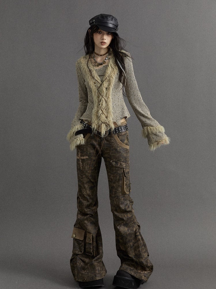 Dusty Grey Camo – Niedrig taillierte Cargohose im Distressed-Look mit ausgestelltem Bein