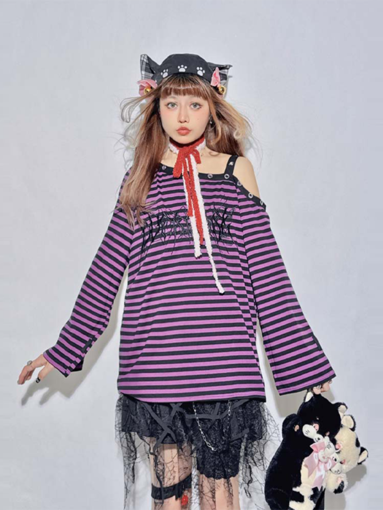 Schwarz-weiß gestreiftes Top mit asymmetrischem Ausschnitt