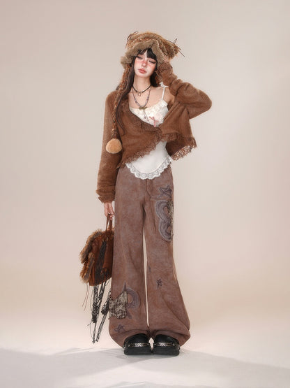 Braune Schmetterlingshose mit weitem Bein und Applikation im Karomuster