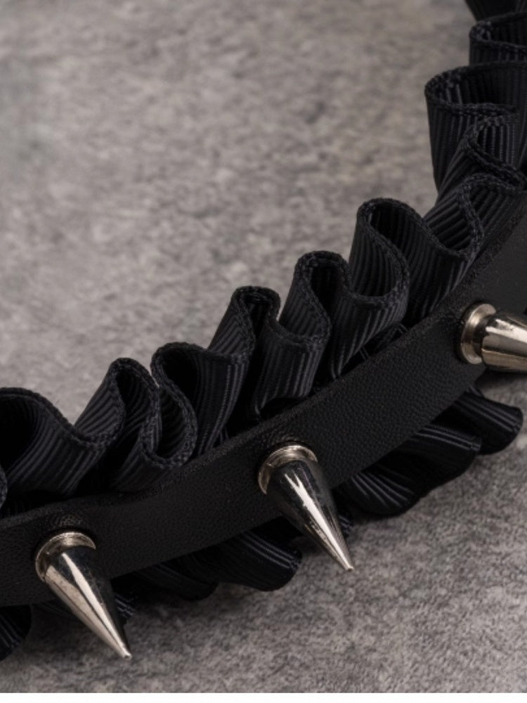 KC Trim Gothic Rüschen Schwarz mit Nieten-Design