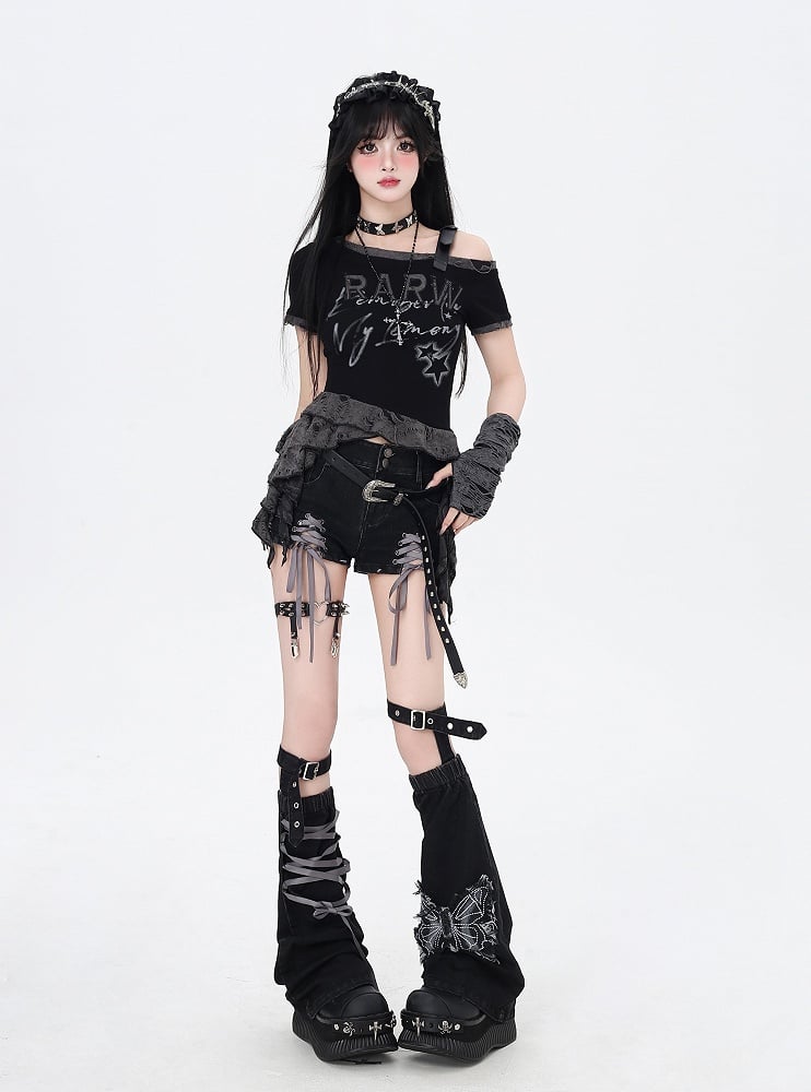 Applikation Bein Schmetterling mit schwarzen Stulpen und Saum Jeansshorts Schnürdetails Grau