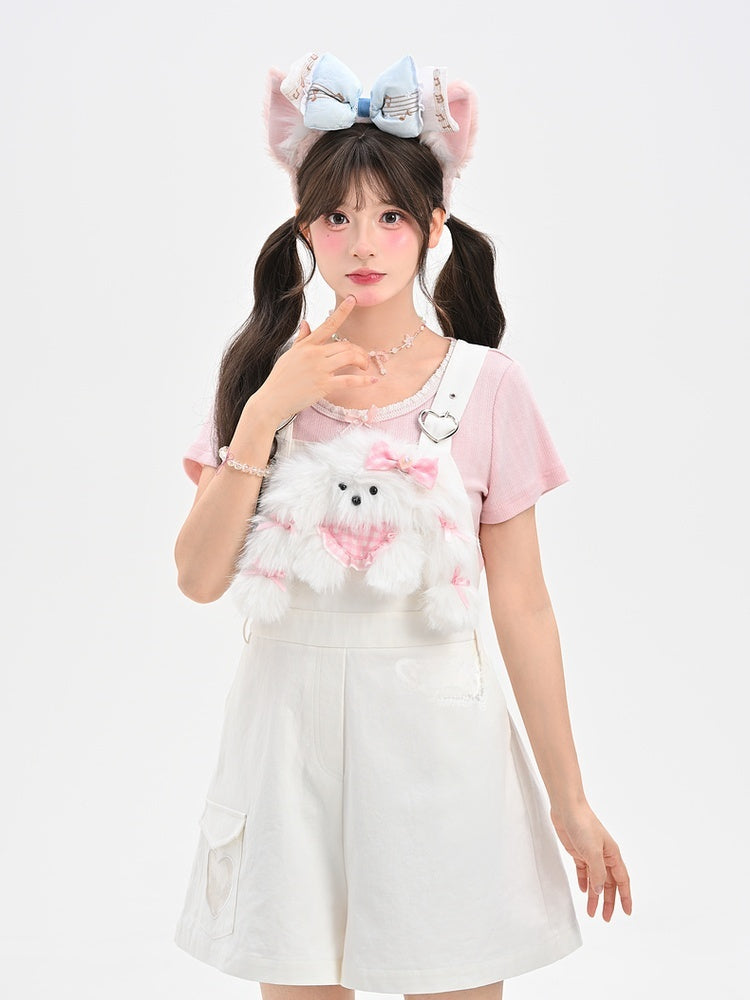 Welpe mit weißen Herzschnallen Overall Plüschtier Niedlich