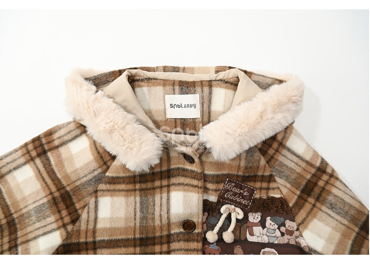 Brauner Wollmantel mit süßer Bären-Applikation und karierter Kapuze, lange Version