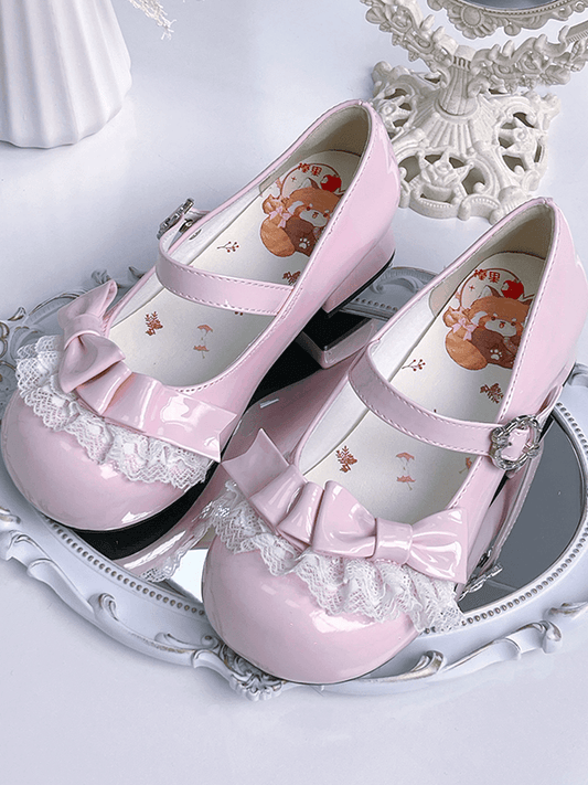 - Pinke Spitzenverzierungen mit leichter Borte, Janes-Schleife und Mary-Toe-Schuhen mit süßem, rundem Lolita-Design mit niedrigem Absatz