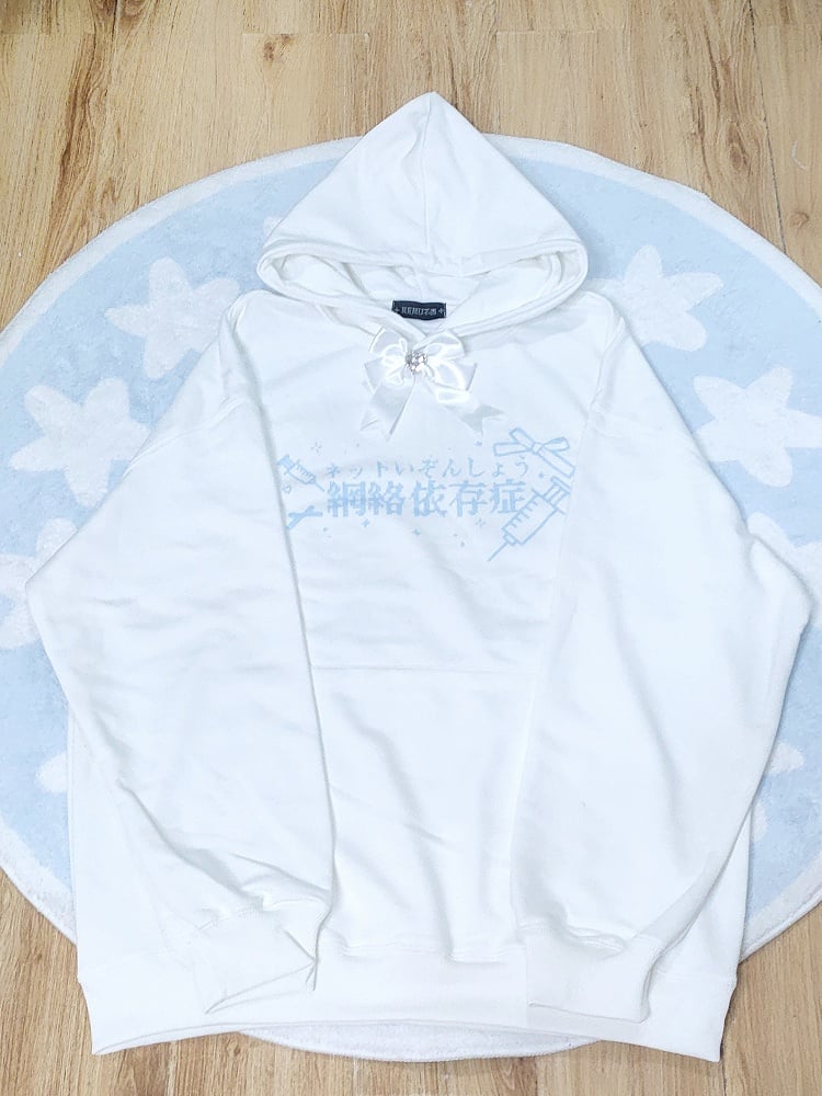 Hoodie with Print Bow Kawaii Yami Blue Syringe and White/Black Brooch Pink