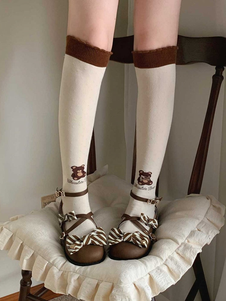 Braune Lolita-Schuhe mit Schnallenmuster und gestreiftem Herz- und Schleifendesign im Crisscross-Top-Design