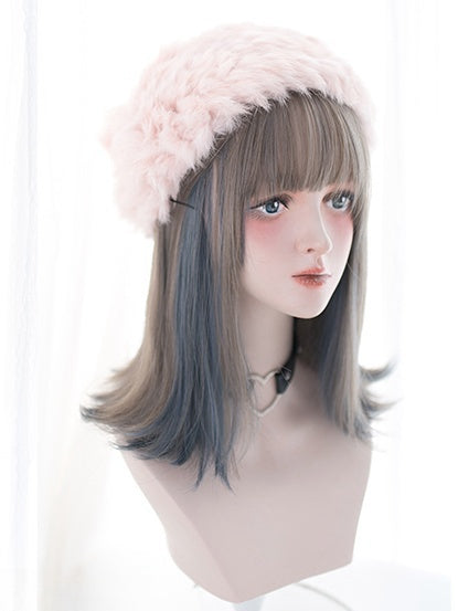 Schwarze und blaue Highlights, 40 cm, schulterlange Perücke mit Air Bangs