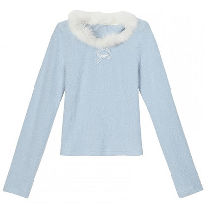 Blaues, langärmliges Oberteil mit Plüschbesatz am Ausschnitt und Schleifendetails