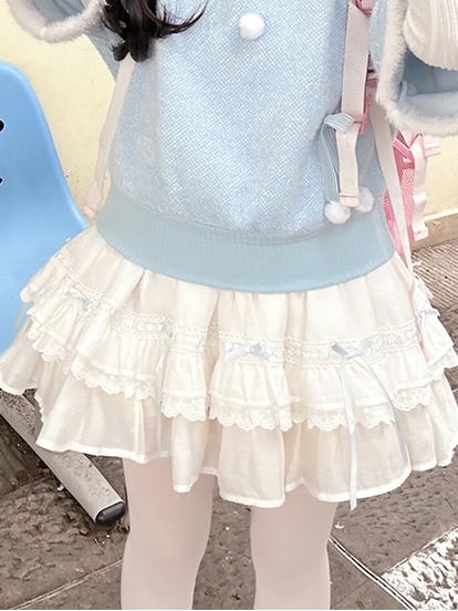 ホワイトの蝶結びディテールのティアードスカート