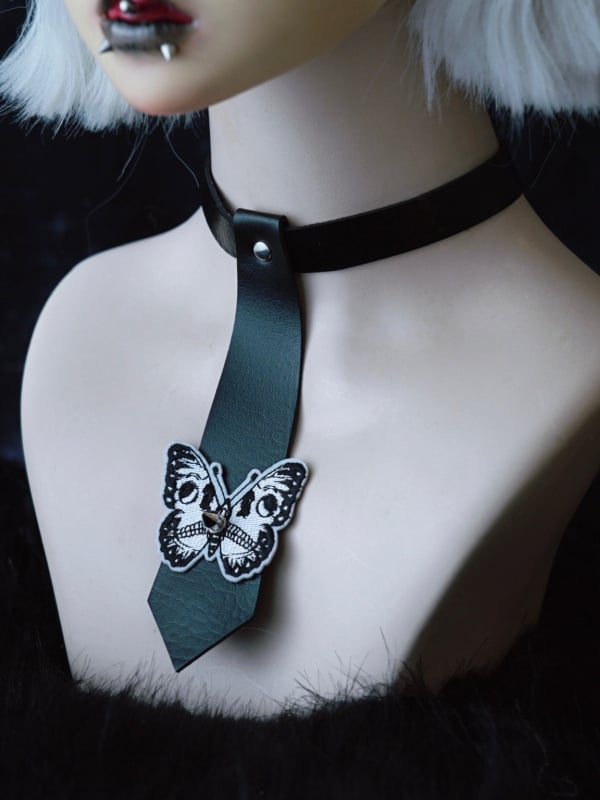 Choker mit Nieten und Gothic-Applikation, Krawatte, PU, Schwarz, Schmetterling