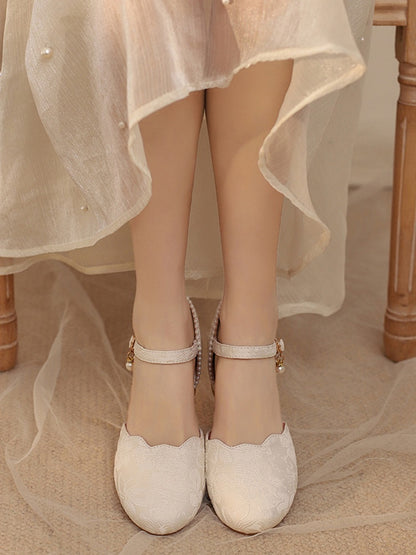 Sandalen Qi Beige Edge Scalloped Satin Cup Bead-Embellished Heel mit Lolita