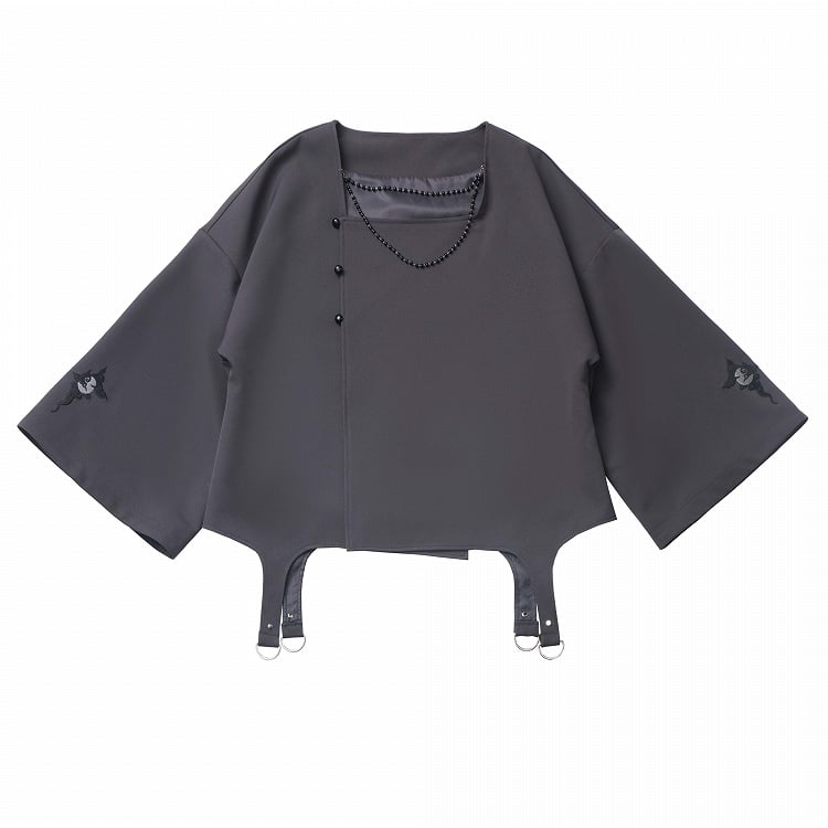 Cheongsam à poignets ornés d'une chaînette et de perles, noir/gris, encolure carrée, broderies