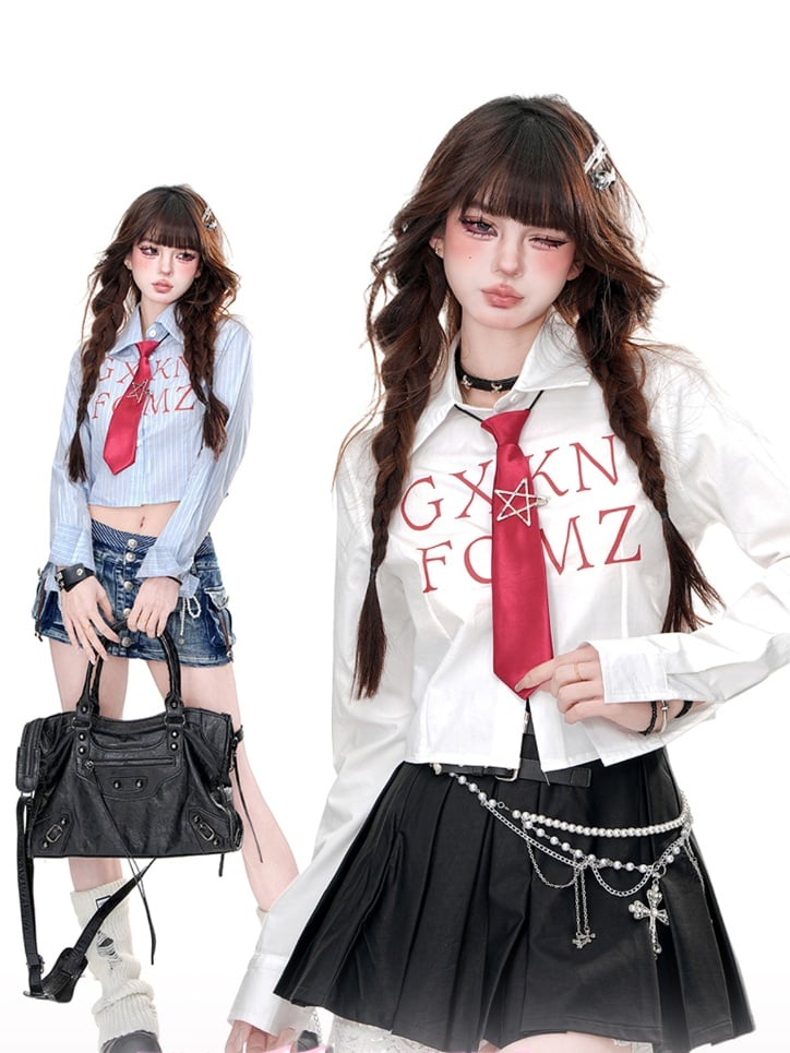 ブルー/ホワイトのストライプ柄クロップドシャツ（フリーネクタイ付き）