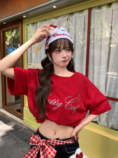 詳細 取り外し可能なキティのぬいぐるみネックラインストーンレッドスクエア付きTシャツ