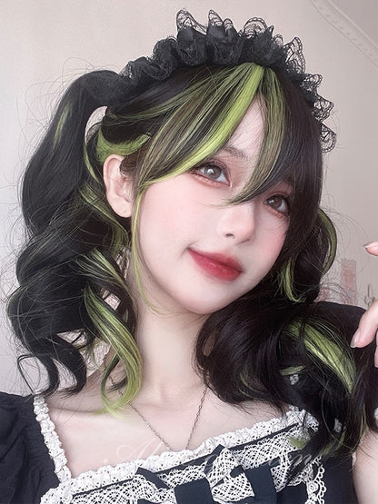 黒と緑のハイライト 60cm ロングウェーブウィッグ（前髪付き）